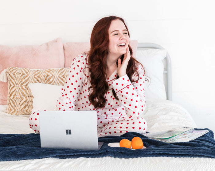 Women's Classic Seersucker dot shirt and pants - On the bed
